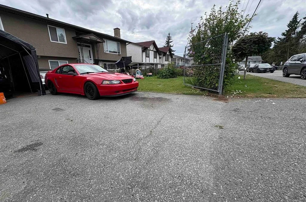 House for sale at 13434 98a Avenue Surrey British Columbia - MLS: R3125733