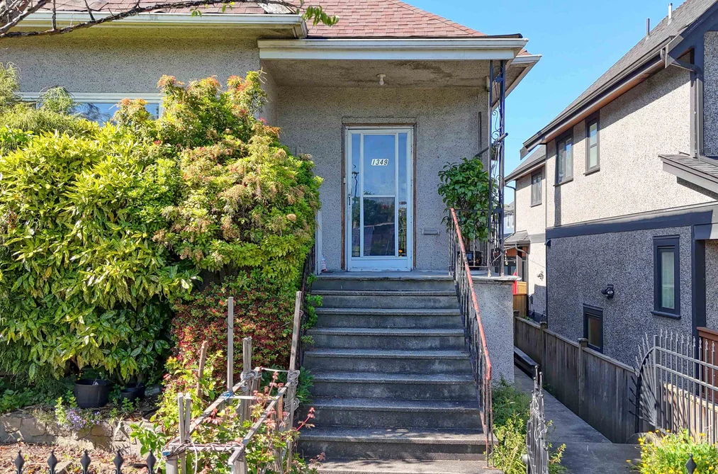 House for sale at 1349 E 14th Avenue Vancouver British Columbia - MLS: R3126072