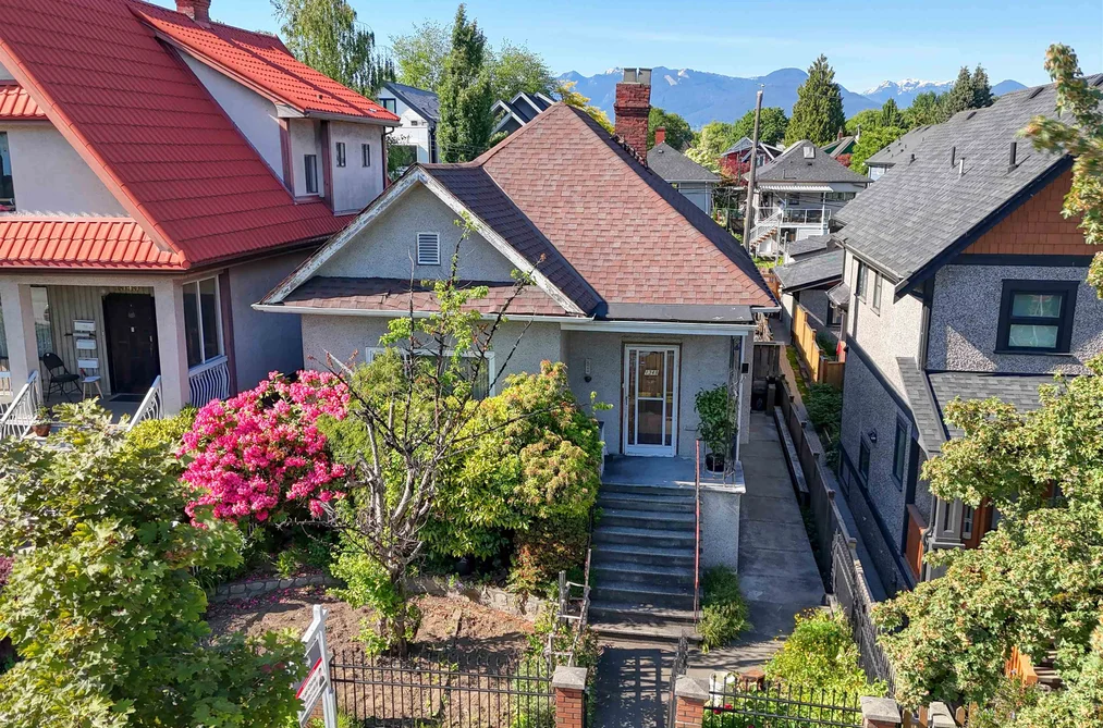 1349 E 14TH AVENUE, Vancouver BC V5N 2C7, Vancouver BC — Residential for Sale - Photo 2