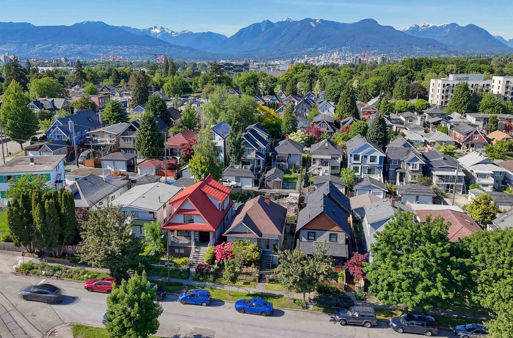 1349 E 14TH AVENUE, Vancouver BC V5N 2C7, Vancouver BC — Residential for Sale - Photo 3