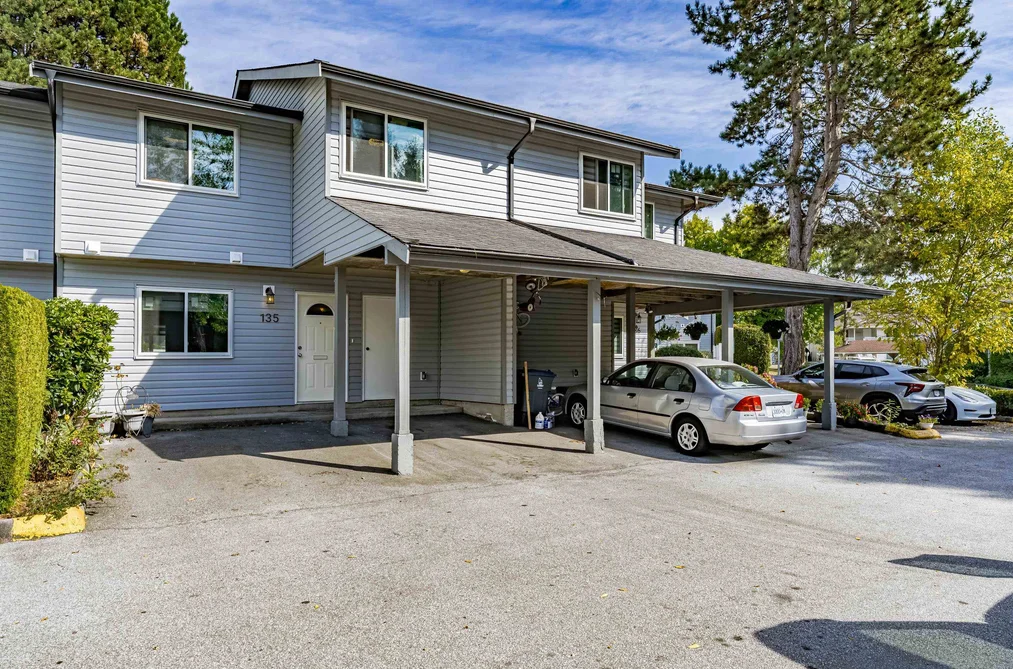 Townhouse for sale at 135 7325 140 Street Surrey British Columbia - MLS: R3161965