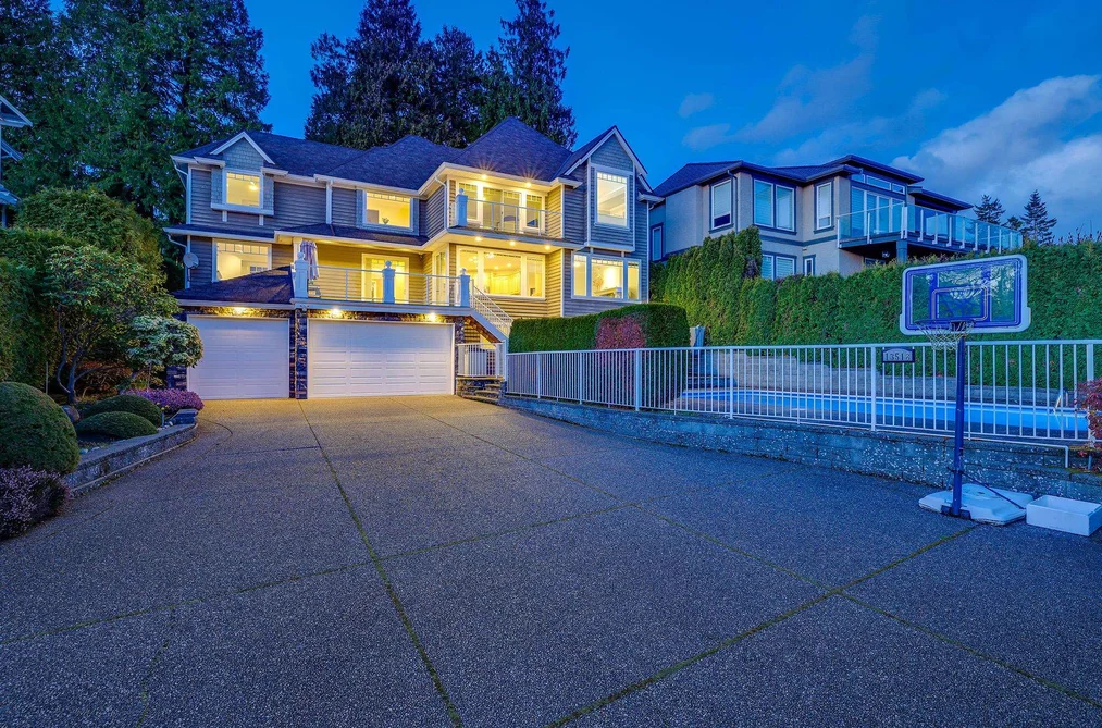 House for sale at 13518 Marine Drive Surrey British Columbia - MLS: R3110214