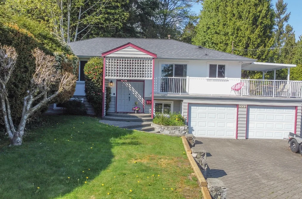 House for sale at 1352 E 16th Street North Vancouver British Columbia - MLS: R3161119