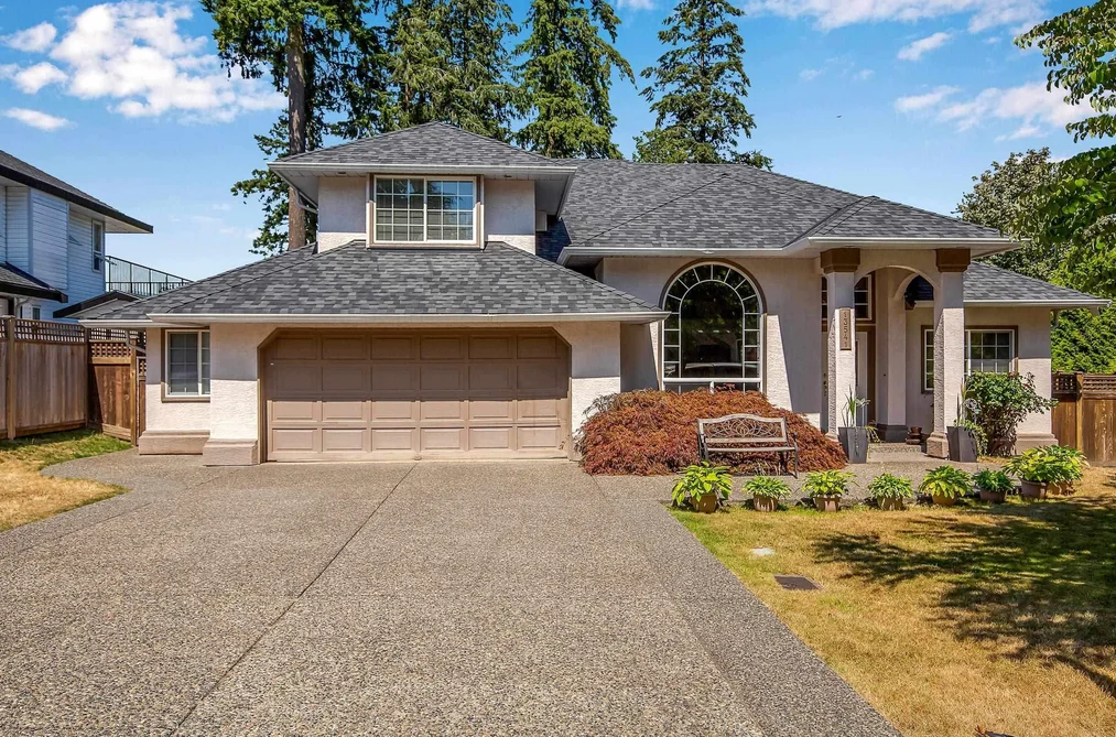House for sale at 13541 60a Avenue Surrey British Columbia - MLS: R3103574