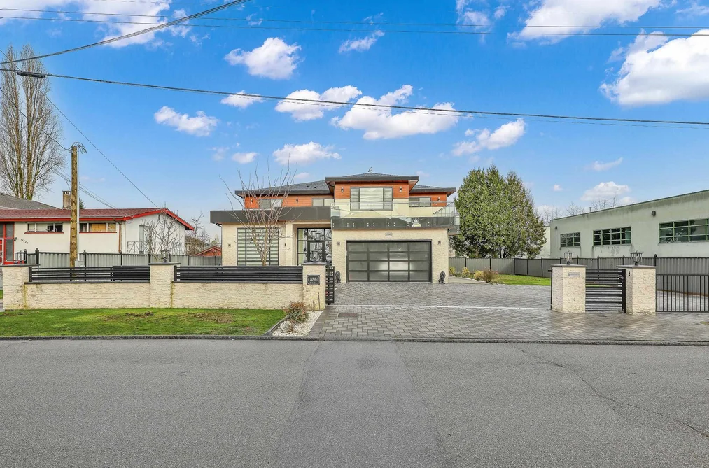 House for sale at 13561 79a Avenue Surrey British Columbia - MLS: R3078082