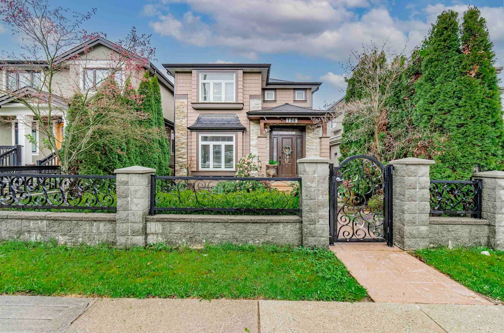 House for sale at 136 E 59th Avenue Vancouver British Columbia - MLS: R3100888