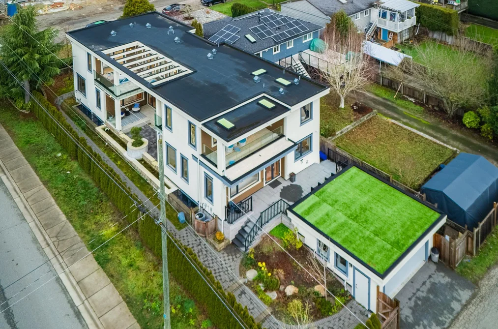 13600 BLACKBURN AVENUE, White Rock BC V4B 2Y8, White Rock BC — Residential for Sale - Photo 2