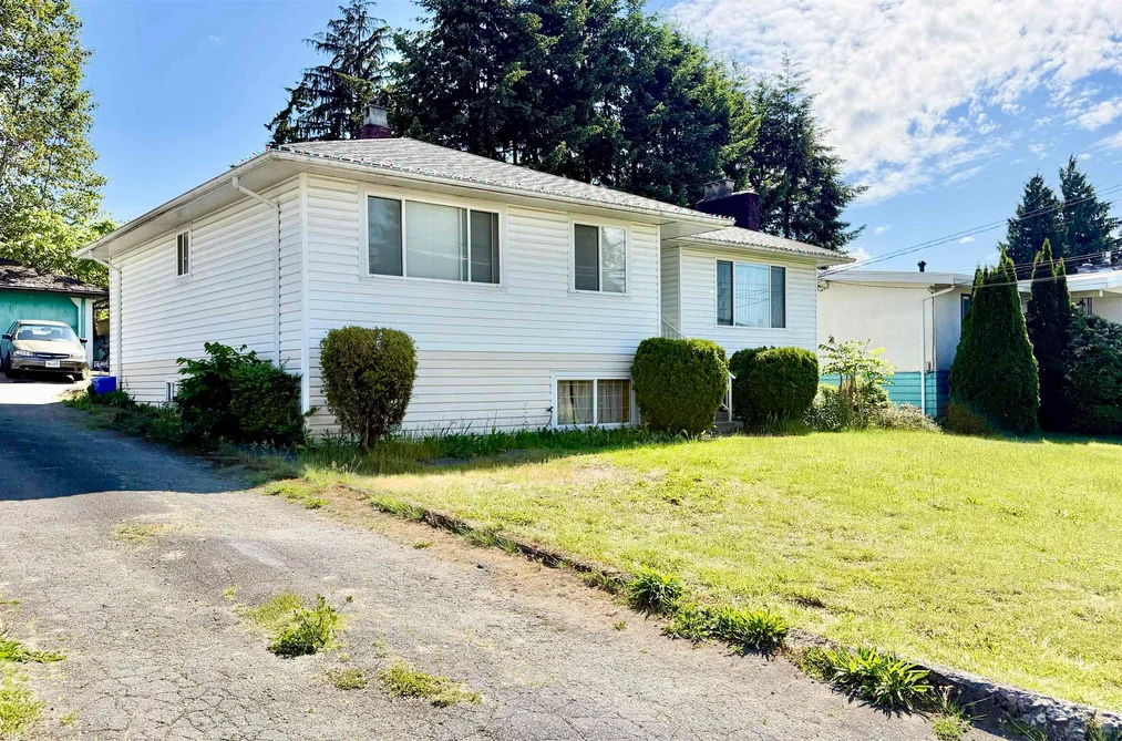 13688 113 AVENUE, Surrey BC V3R 2J1, Surrey BC — Residential for Sale - Photo 2