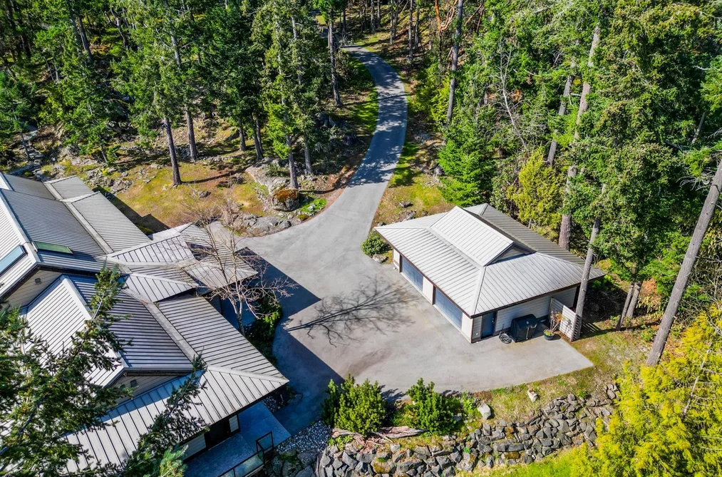 1369 MACKINNON ROAD, Pender Island BC V0N 2M1, Pender Island BC — Residential for Sale - Photo 3