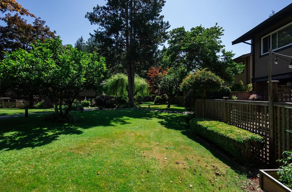 137 3300 CAPILANO ROAD, North Vancouver BC V7R 4H8, North Vancouver BC — Residential for Sale - Photo 2