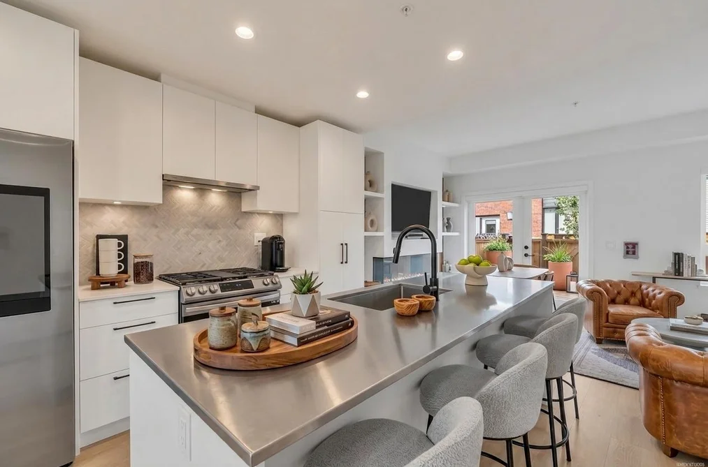 Townhouse for sale at 137 535 E 2nd Street North Vancouver British Columbia - MLS: R3157082