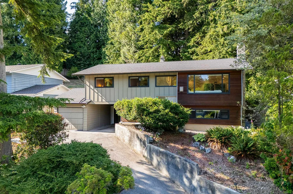 House for sale at 137 College Park Way Port Moody British Columbia - MLS: R3143995