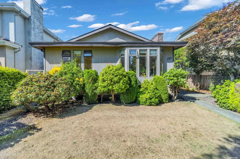 House for sale at 137 W Woodstock Avenue Vancouver British Columbia - MLS: R3151052