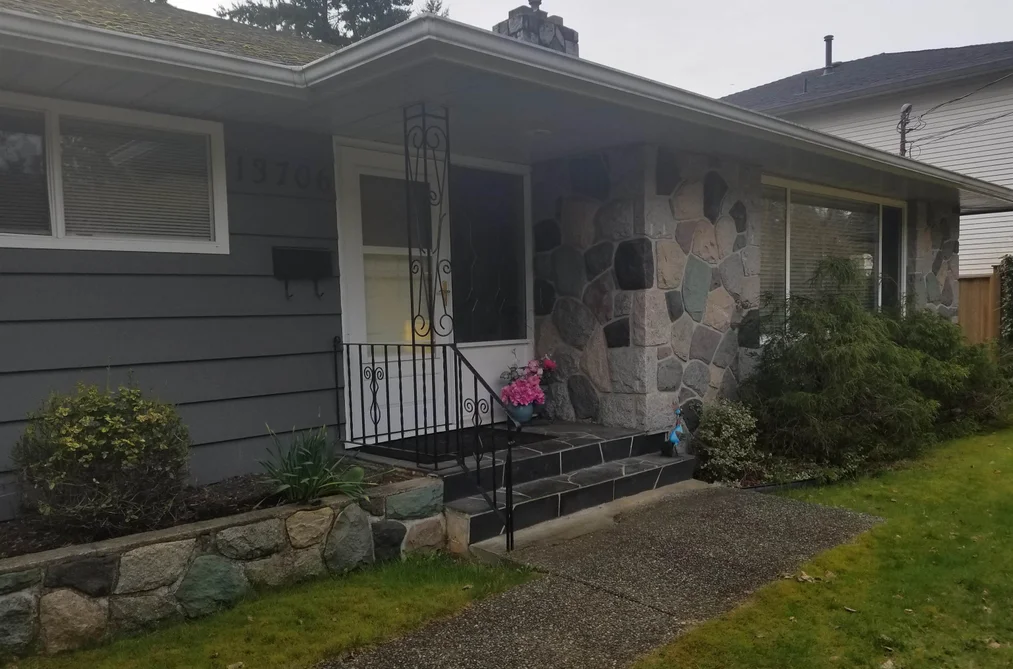 13706 NORTH BLUFF ROAD, White Rock BC V4B 3B9, White Rock BC — Residential for Sale - Photo 2