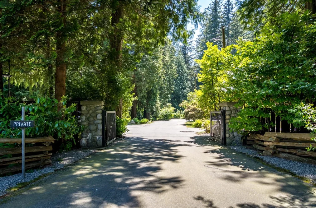 1371 SUNSHINE COAST HIGHWAY, Gibsons BC V0N 1V0, Gibsons BC — Residential for Sale - Photo 2