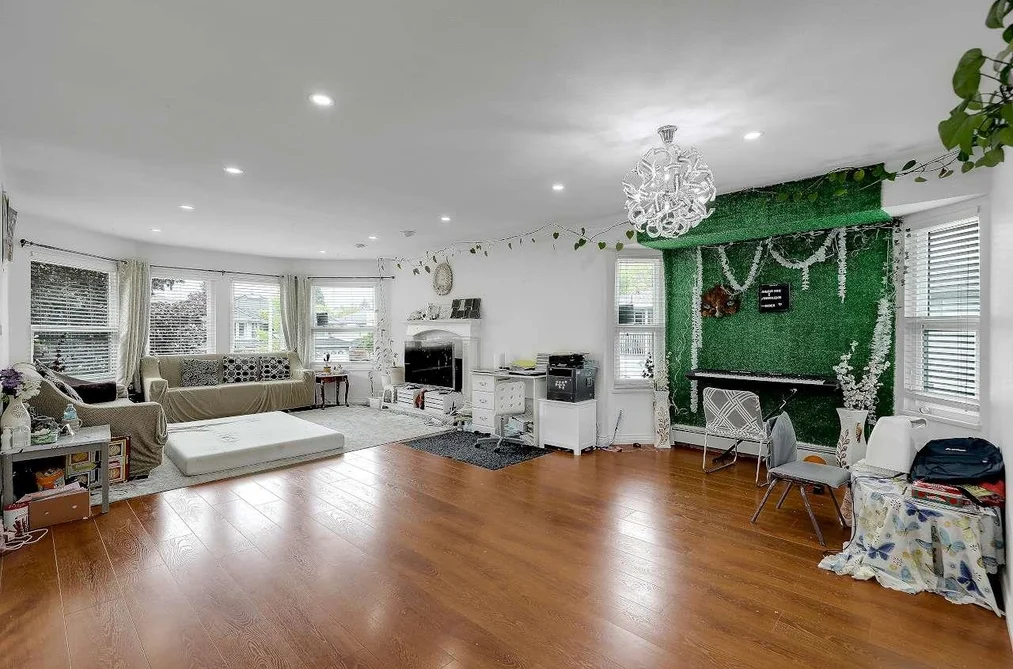 13724 91 AVENUE, Surrey BC V3V 7X1, Surrey BC — Residential for Sale - Photo 2