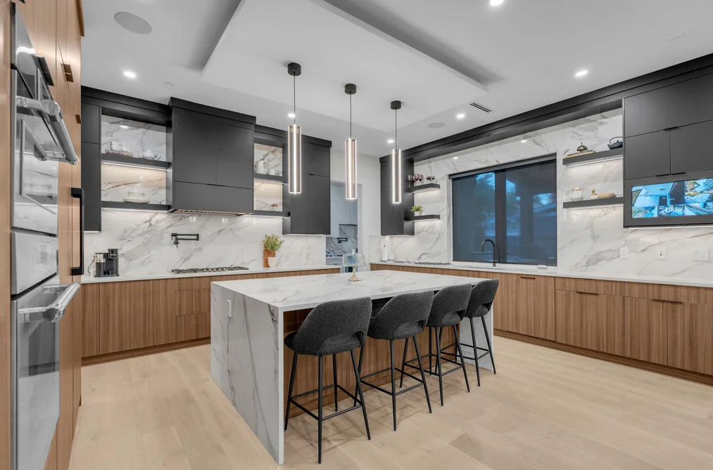 13735 Blackburn Avenue, White Rock, BC - MLS: R3150653 - Photo 16 13735 Blackburn Avenue, White Rock, BC - MLS: R3150653 - Photo 16