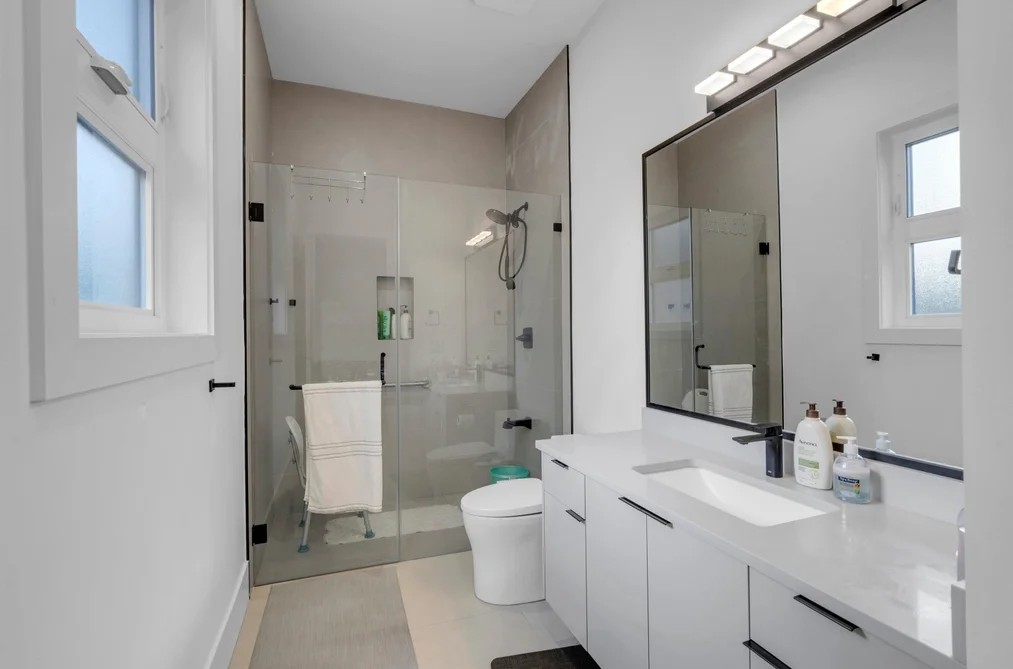 13735 Blackburn Avenue, White Rock, BC - MLS: R3150653 - Photo 20 13735 Blackburn Avenue, White Rock, BC - MLS: R3150653 - Photo 20