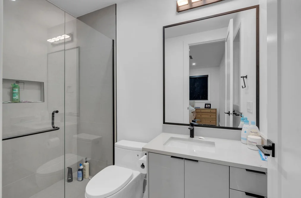 13735 Blackburn Avenue, White Rock, BC - MLS: R3150653 - Photo 29 13735 Blackburn Avenue, White Rock, BC - MLS: R3150653 - Photo 29