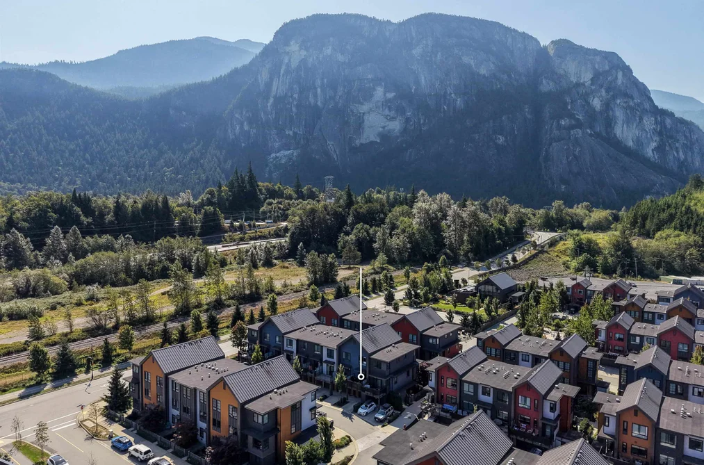 Townhouse for sale at 1374 Marinaside Place Squamish British Columbia - MLS: R3156105