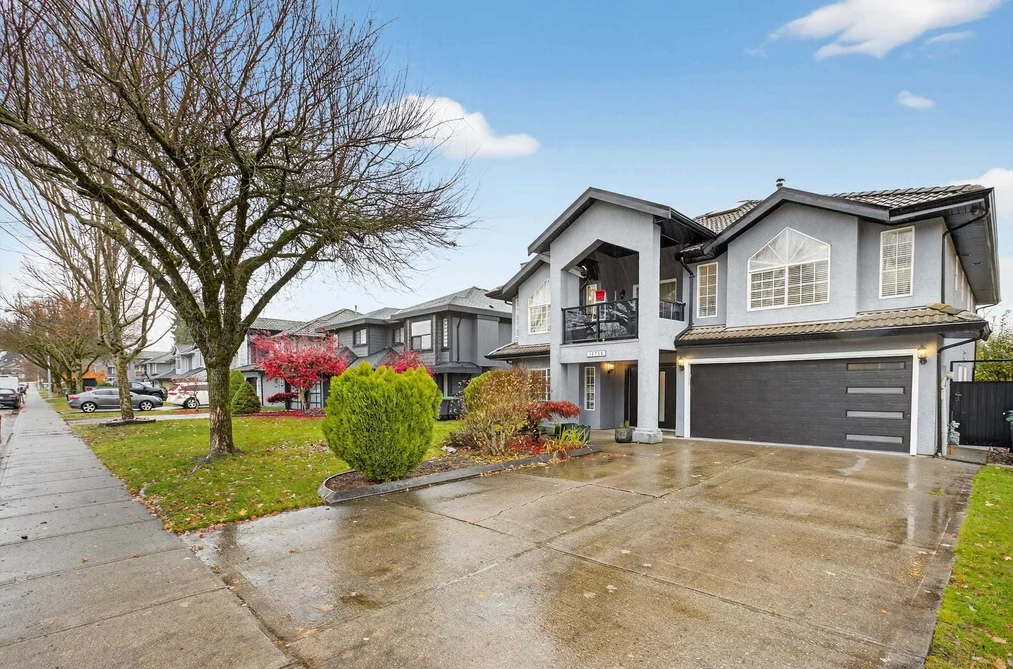 House for sale at 13745 58a Avenue Surrey British Columbia - MLS: R3133097