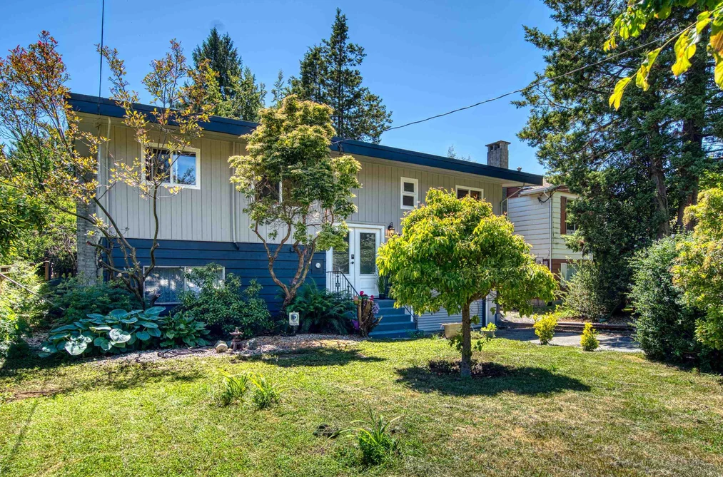 House for sale at 13750 Blackburn Avenue White Rock British Columbia - MLS: R3132963