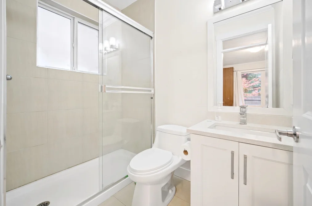 13766 North Bluff Road, White Rock, BC - House for Sale - Photo 20 of 35 13766 North Bluff Road, White Rock, BC - House for Sale - Photo 20 of 35