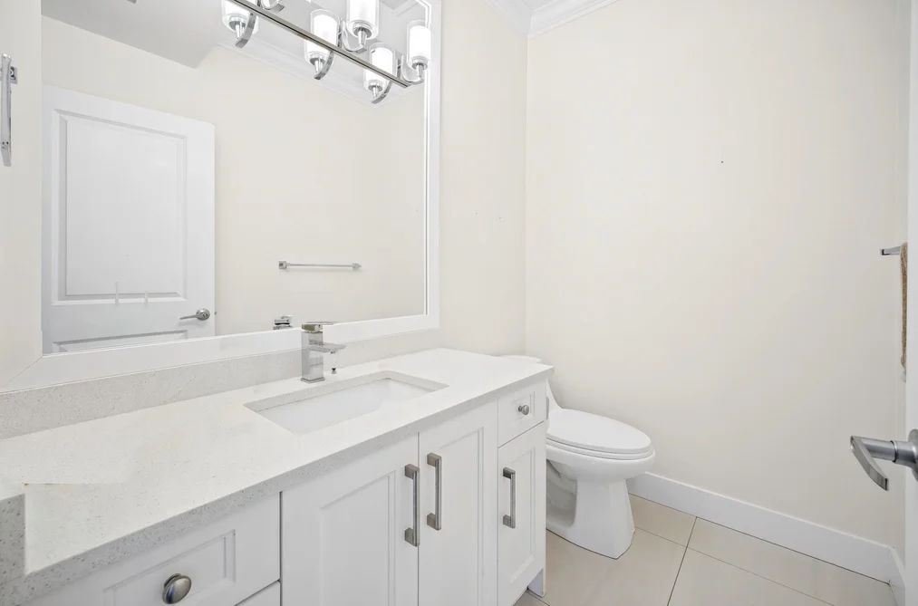 13766 North Bluff Road, White Rock, BC - House for Sale - Photo 9 of 35 13766 North Bluff Road, White Rock, BC - House for Sale - Photo 9 of 35
