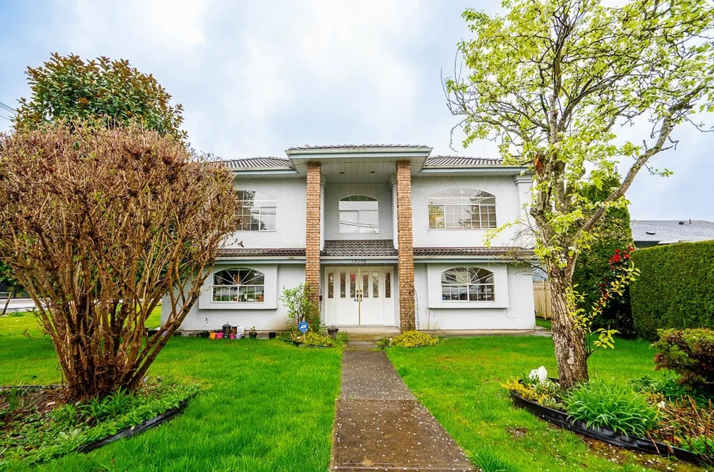 House for sale at 13798 92 Avenue Surrey British Columbia - MLS: R3112432