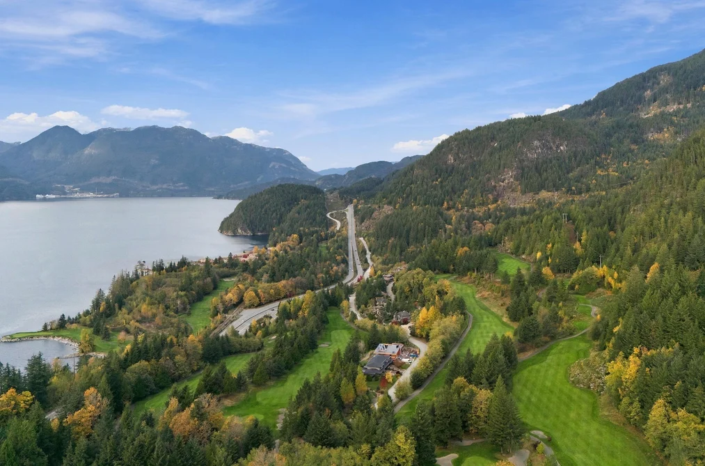 138 Stonegate Drive, West Vancouver, BC - MLS: R3179591 - Photo 3 138 Stonegate Drive, West Vancouver, BC - MLS: R3179591 - Photo 3