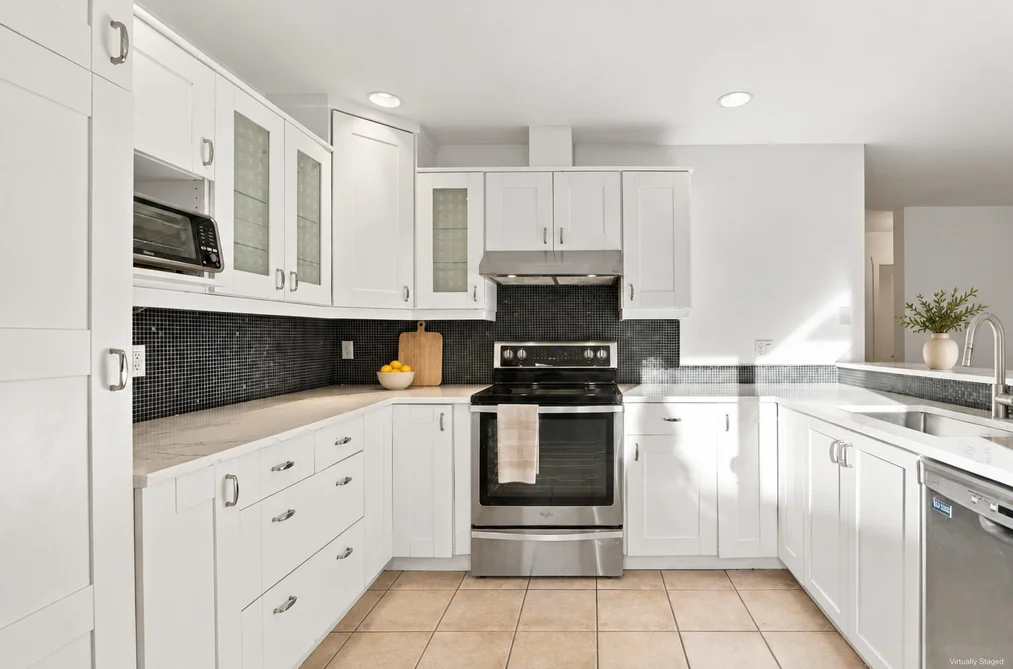 138 Stonegate Drive, West Vancouver, BC - MLS: R3179591 - Photo 8 138 Stonegate Drive, West Vancouver, BC - MLS: R3179591 - Photo 8