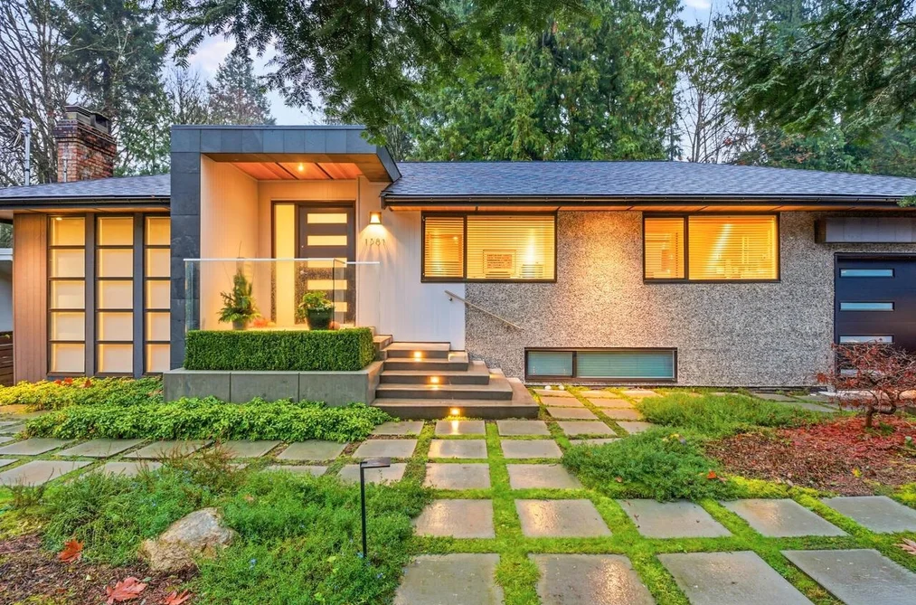 House for sale at 1381 Chine Crescent Coquitlam British Columbia - MLS: R3124043