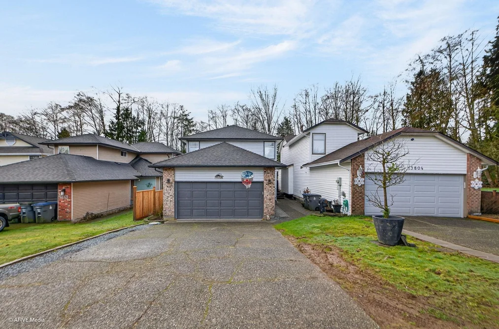 House for sale at 13812 65a Avenue Surrey British Columbia - MLS: R3115242