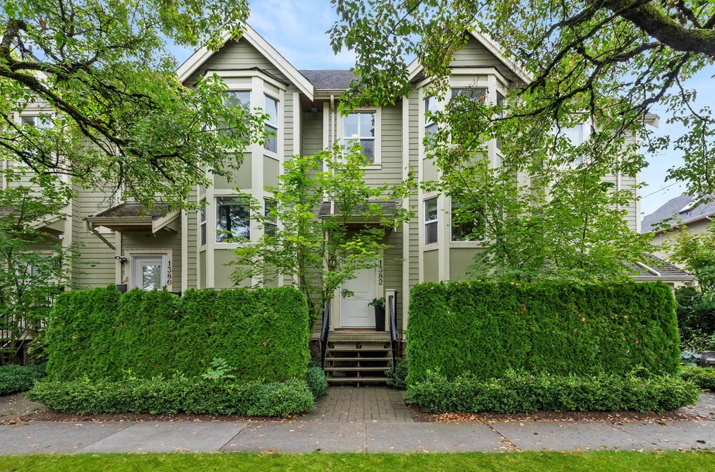 Townhouse for sale at 1382 E 27th Avenue Vancouver British Columbia - MLS: R3117764