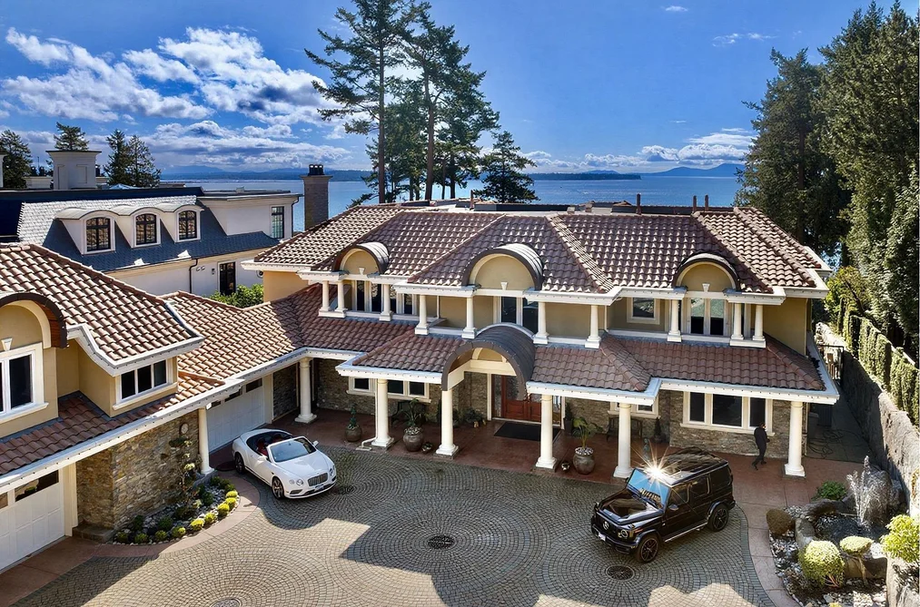 House for sale at 13822 Marine Drive White Rock British Columbia - MLS: R3103829