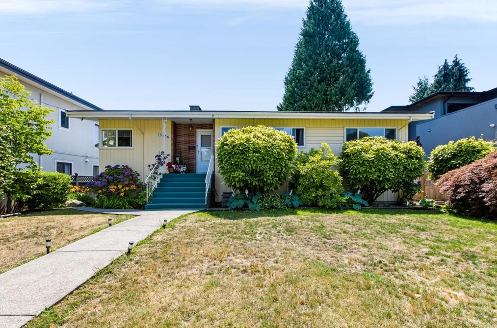 House for sale at 13830 Blackburn Avenue White Rock British Columbia - MLS: R3145791