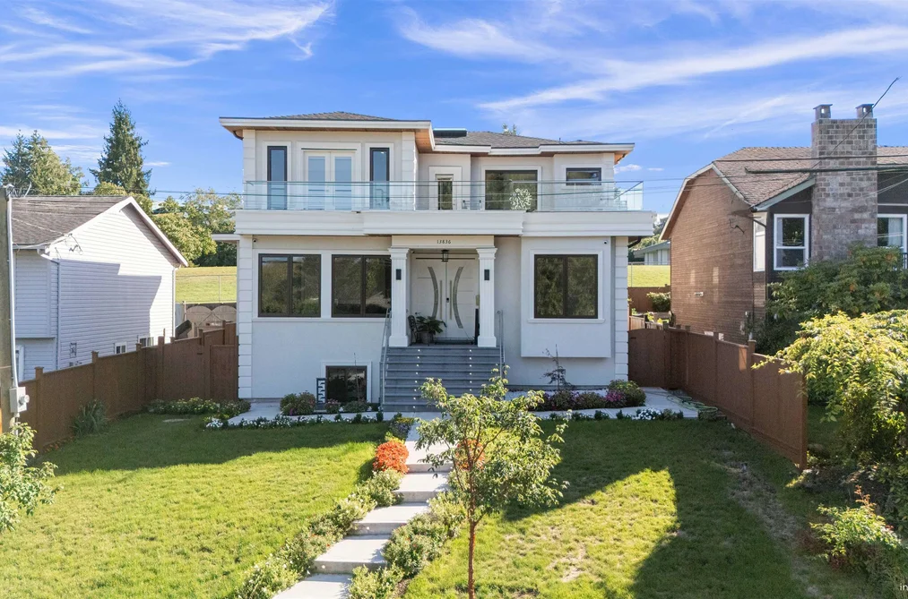 House for sale at 13836 80 Avenue Surrey British Columbia - MLS: R3125989