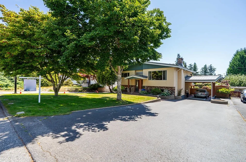 House for sale at 13852 Malabar Avenue White Rock British Columbia - MLS: R3144380