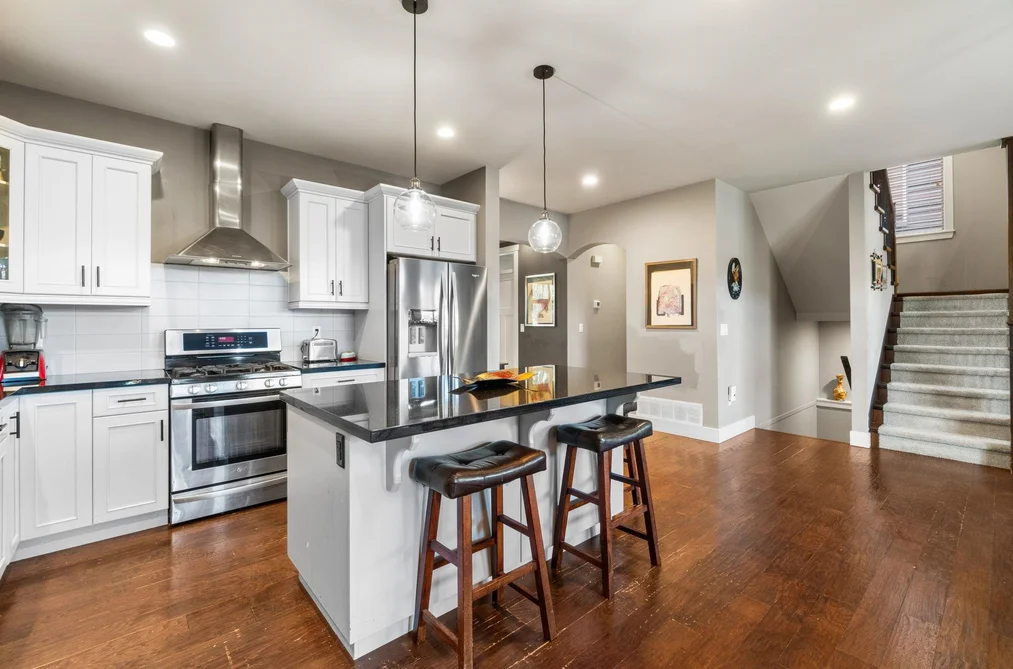 1386 COAST MERIDIAN ROAD, Coquitlam BC V3E 3H1, Coquitlam BC — Residential for Sale - Photo 2