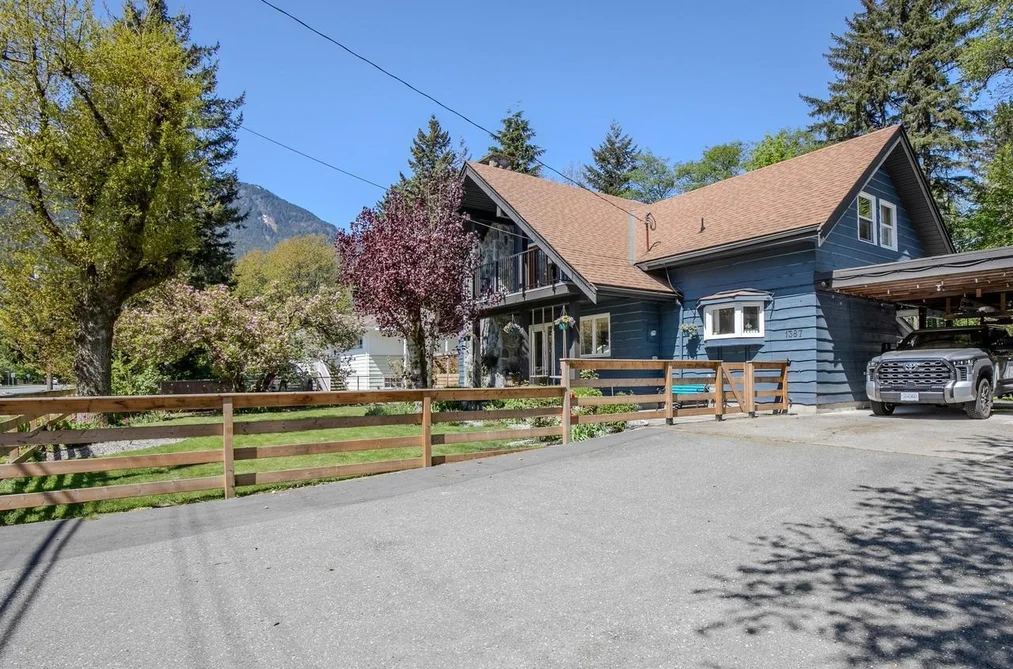 1387 JUDD ROAD, Squamish BC V0N 1H0, Squamish BC — Residential for Sale - Photo 2