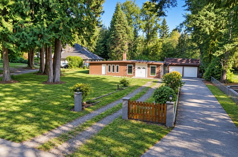 13897 56A Avenue, Surrey, BC - MLS: R3164403 - Photo 3 13897 56A Avenue, Surrey, BC - MLS: R3164403 - Photo 3