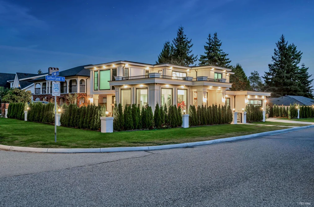 1390 SUTHERLAND AVENUE, North Vancouver BC V7L 4B2, North Vancouver BC — Residential for Sale - Photo 2