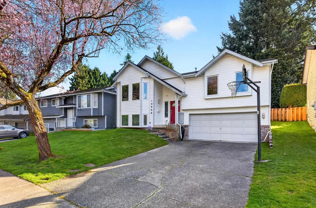 House for sale at 13908 80b Avenue Surrey British Columbia - MLS: R3121474