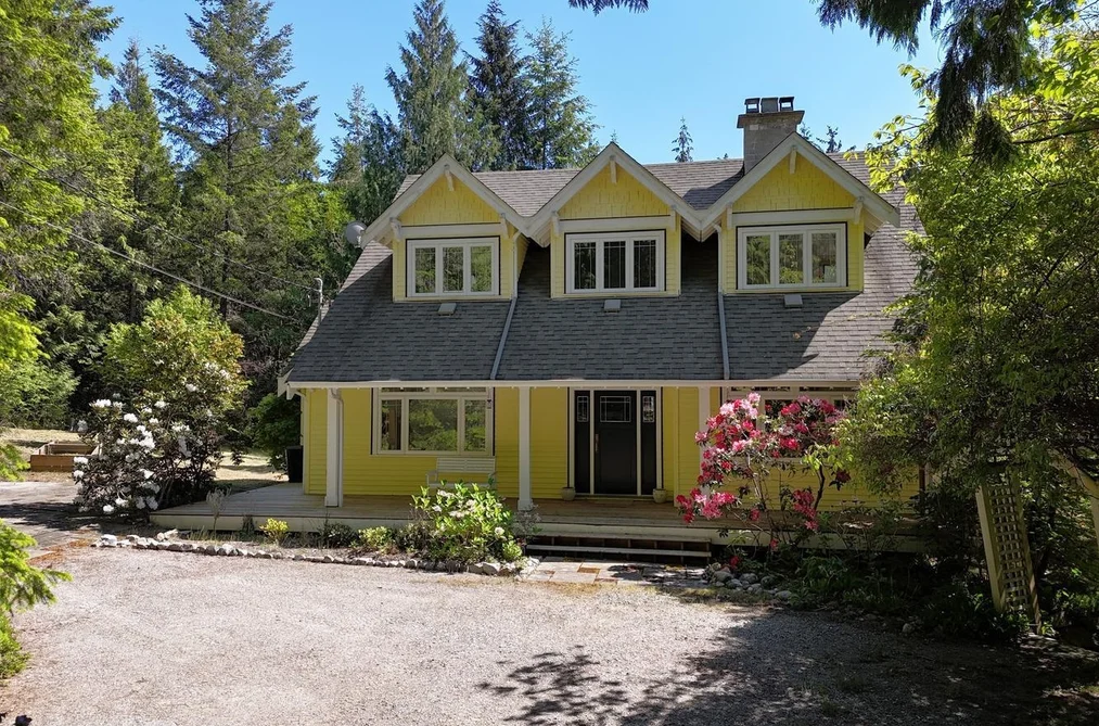 House for sale at 1397 Tanager Place Roberts Creek British Columbia - MLS: R3143699