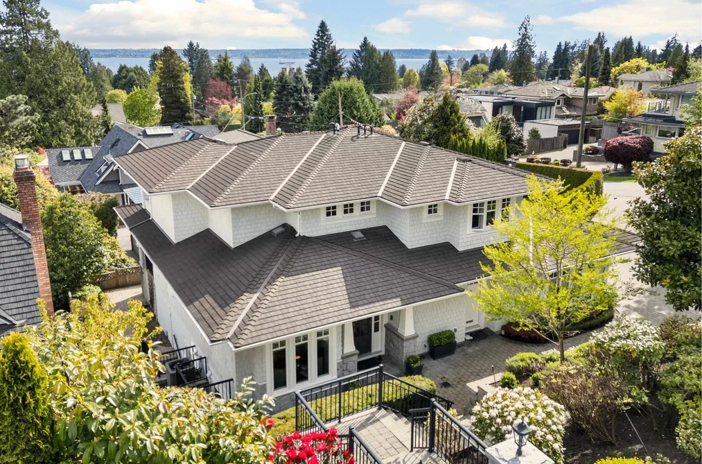 House for sale at 1398 Lawson Avenue West Vancouver British Columbia - MLS: R3081439