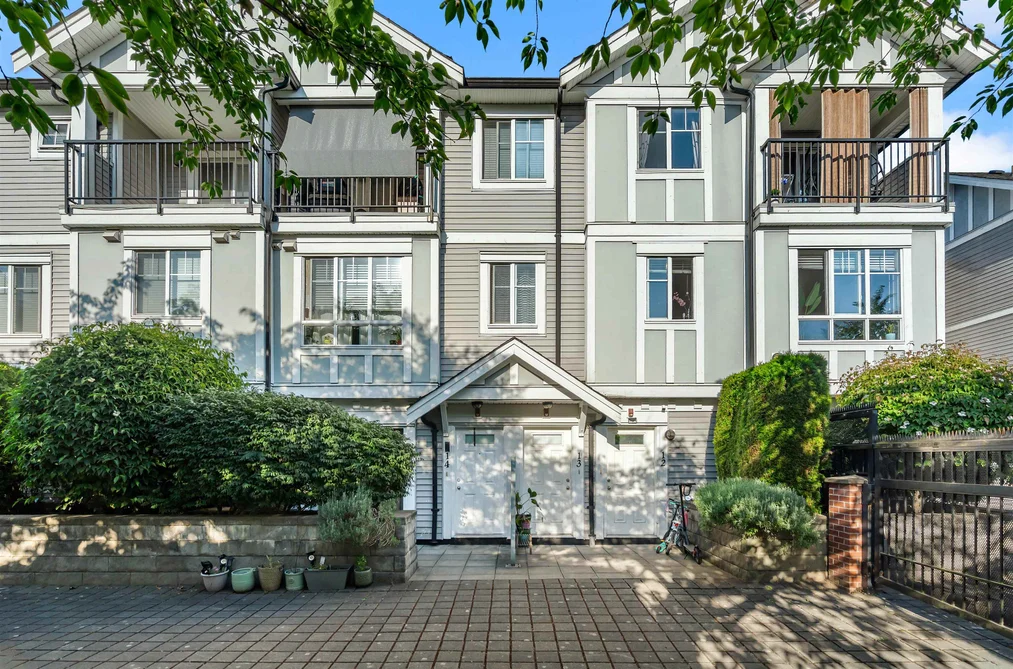 Condo for sale at 14 13239 Old Yale Road Surrey British Columbia - MLS: R3139129