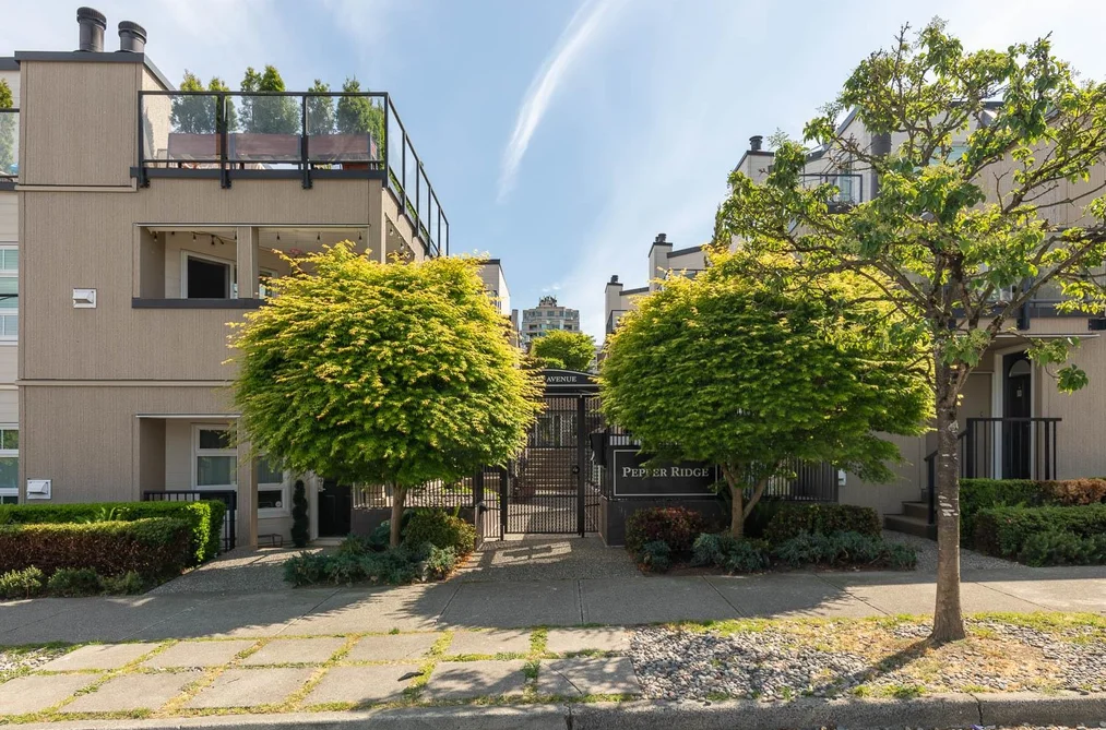 Condo for sale at 14 1350 W 6th Avenue Vancouver British Columbia - MLS: R3126385
