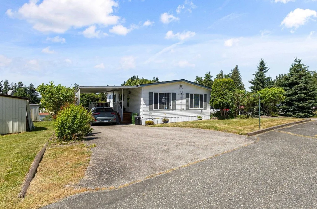 Manufactured Home for sale at 14 2035 Martens Street Abbotsford British Columbia - MLS: R3113147