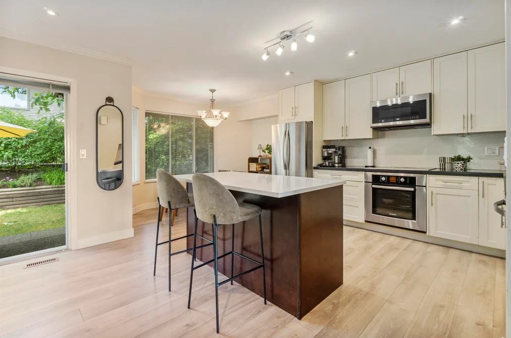 140 1495 LANSDOWNE DRIVE, Coquitlam BC V3E 2X4, Coquitlam BC — Residential for Sale — Photo 8 of 30