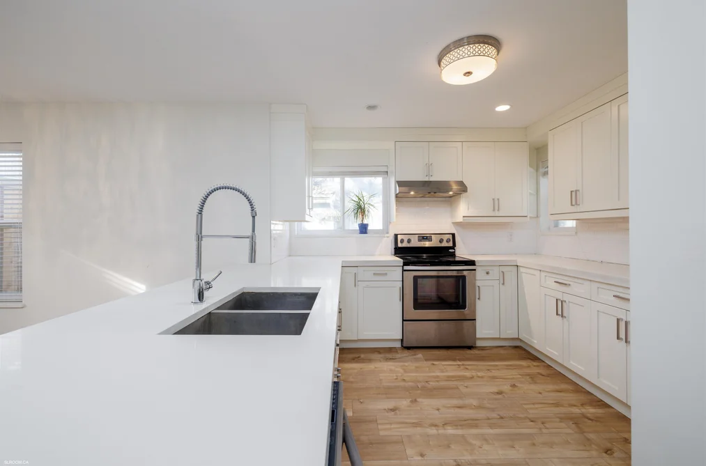 140 SHORELINE CIRCLE, Port Moody BC V3H 5B3, Port Moody BC — Residential for Sale - Photo 4